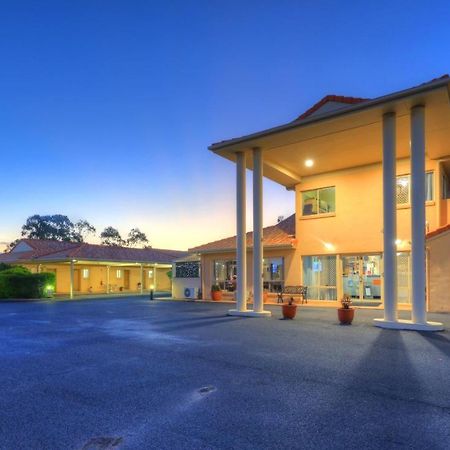 Country Roads Motor Inn Гундивинди Экстерьер фото