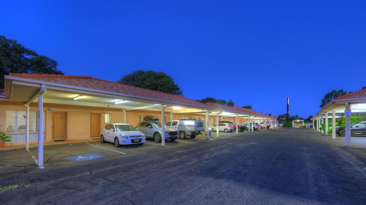 Country Roads Motor Inn Гундивинди Экстерьер фото