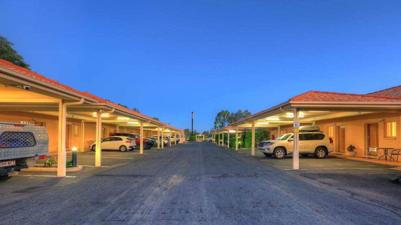 Country Roads Motor Inn Гундивинди Экстерьер фото