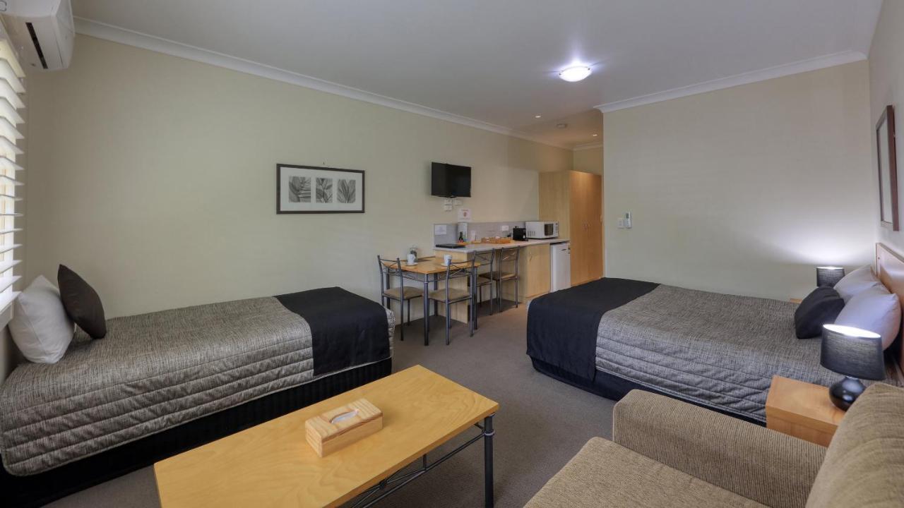 Country Roads Motor Inn Гундивинди Экстерьер фото