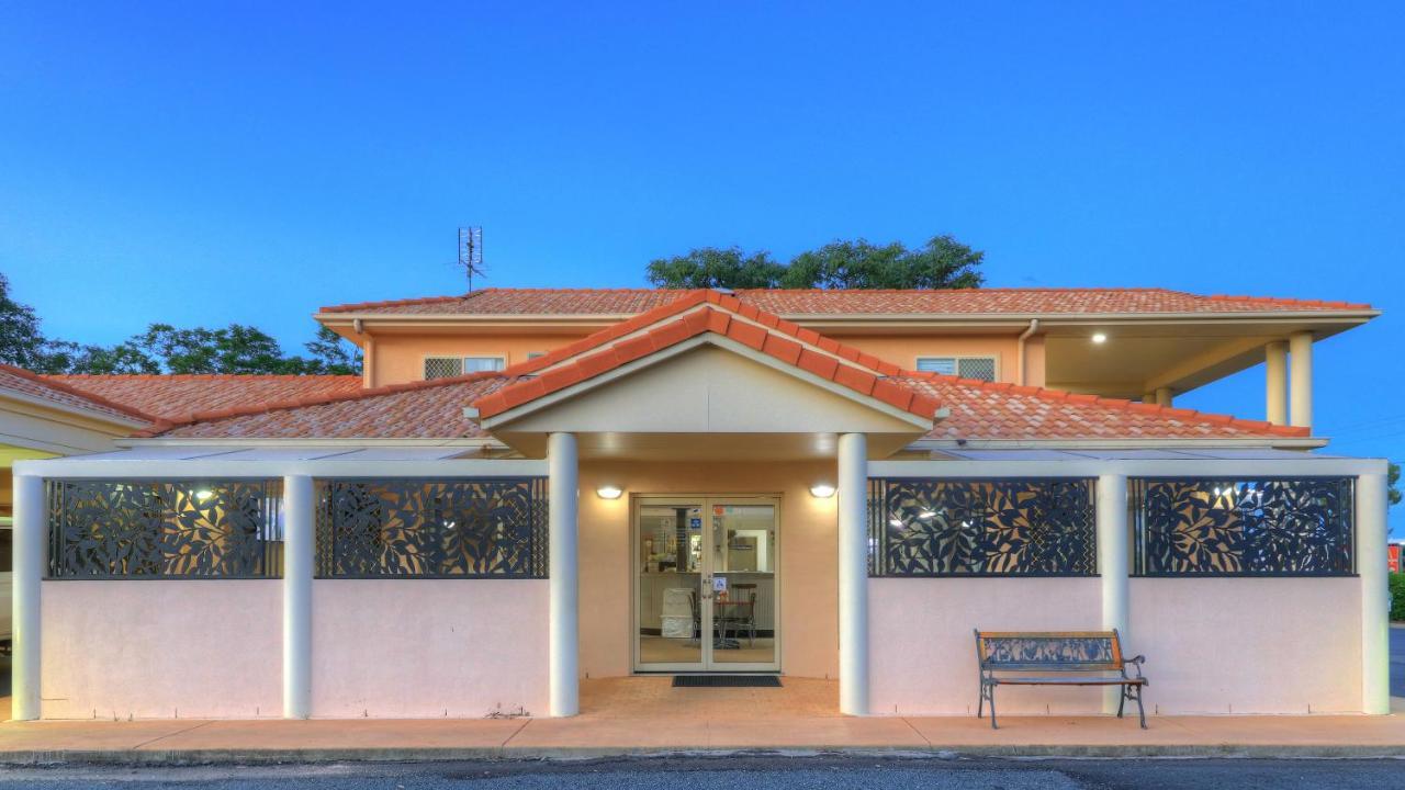 Country Roads Motor Inn Гундивинди Экстерьер фото